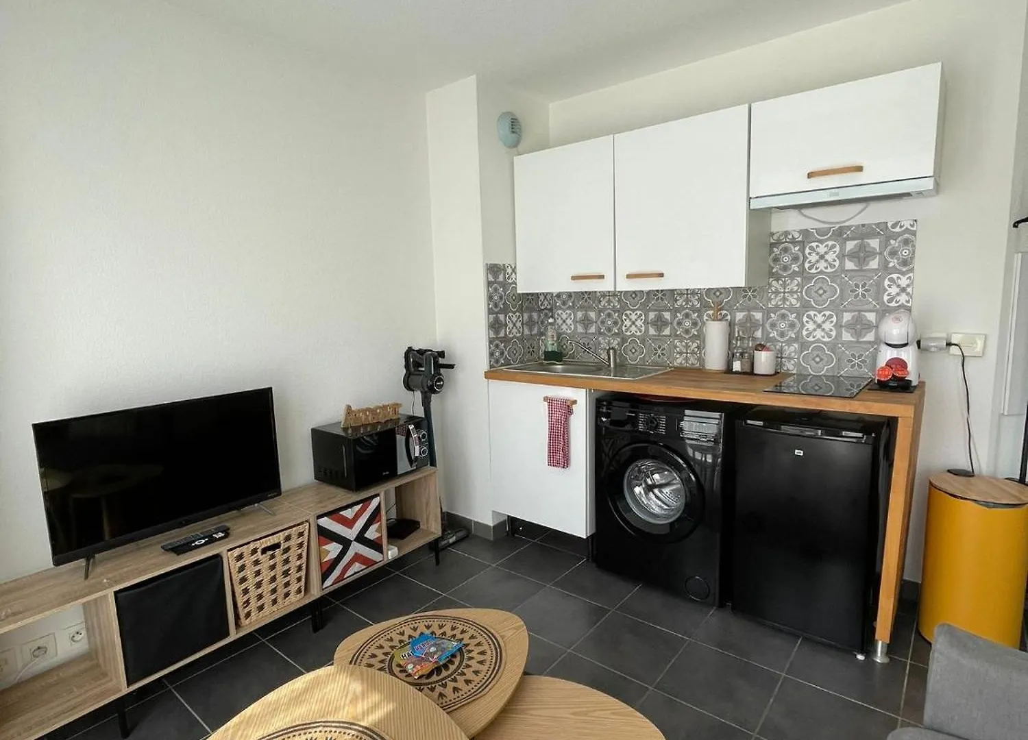 Appartamento Charmant Studio Climatise Avec Terrasse Ensoleillee Nizza